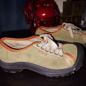 KEEN shoes women's size 8 US / 38.5 EU